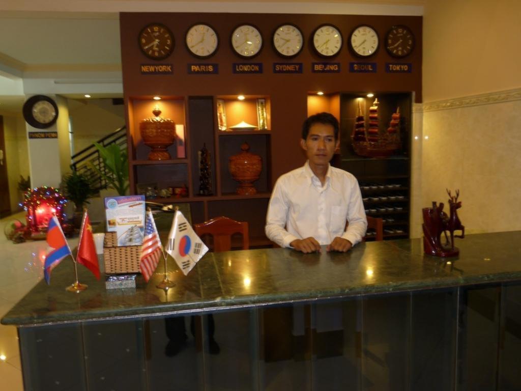 Hi Land Hotel Phnom Penh Esterno foto