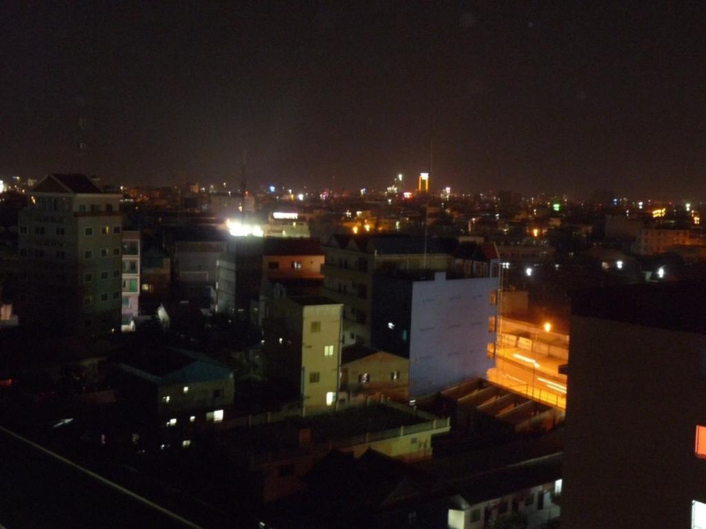 Hi Land Hotel Phnom Penh Esterno foto