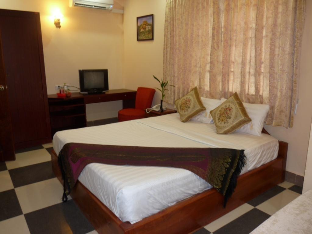 Hi Land Hotel Phnom Penh Esterno foto